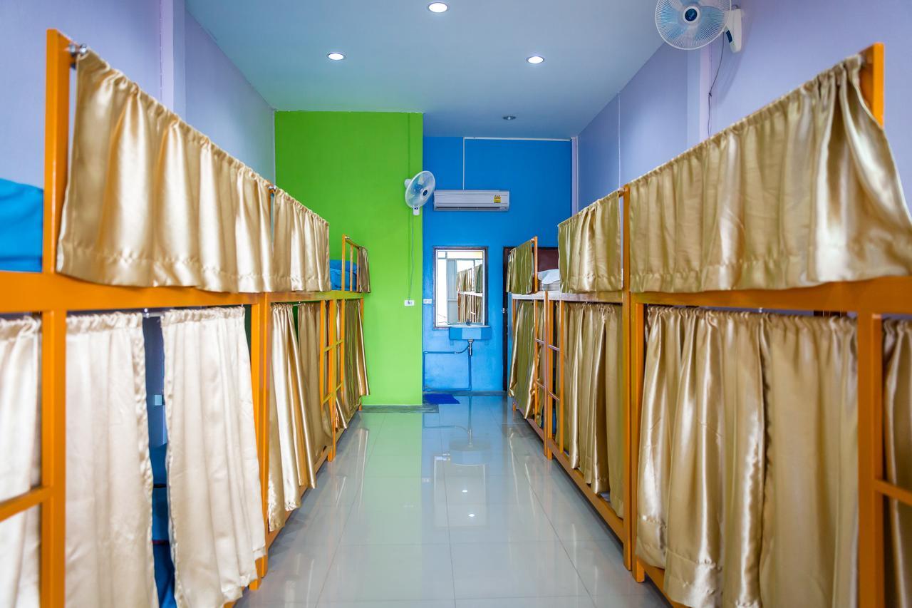 Railway Hostel (Adults Only) Chumphon Buitenkant foto